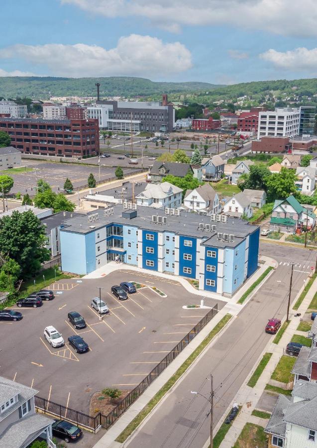 Grand Monarch! Best For Extended Stays! Johnson City Exterior photo